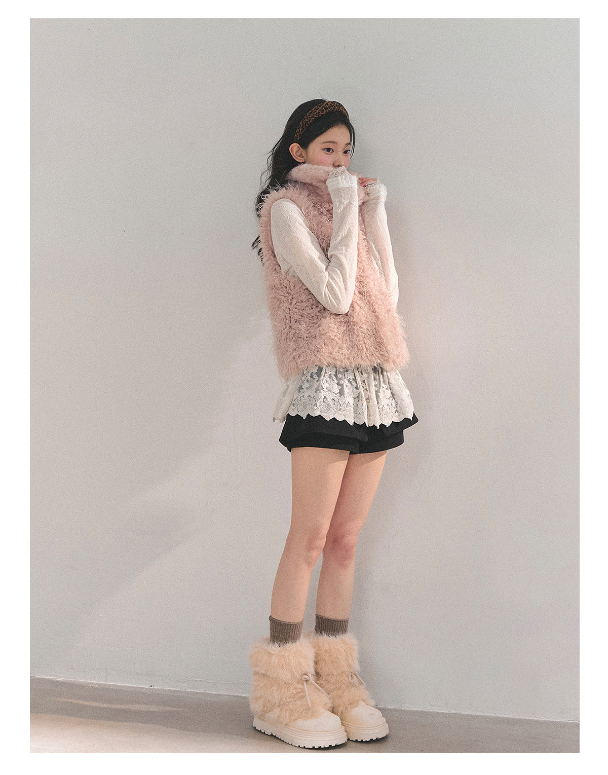 少也眼 “Warmth of a Dreamscape” Pink Faux-Fur Vest 94468854