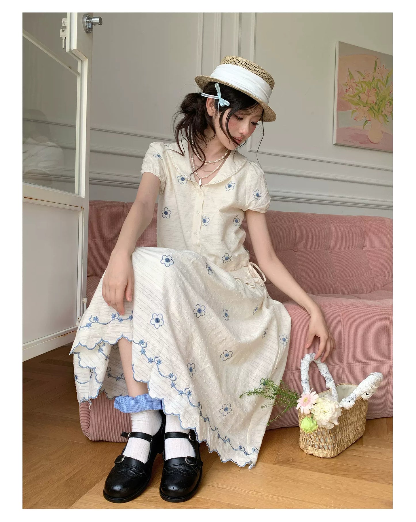 “Flower Sugar Soufflé” Cream Floral Embroidered Skirt Set
