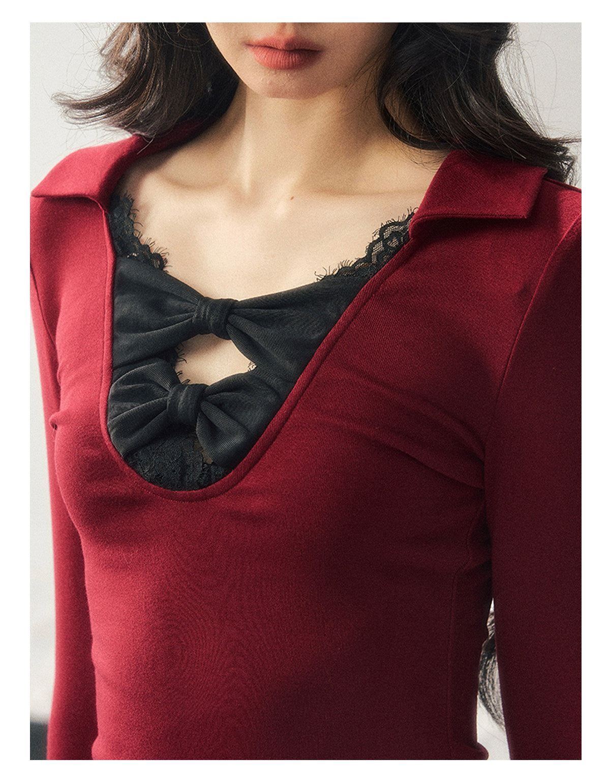 少也眼 “Silent Afterecho” Bow-Detail Top - Deep Wine Red