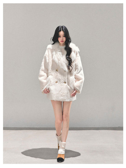 少也眼 "She Walks Into the Void" Cream White Plush Winter Jacket