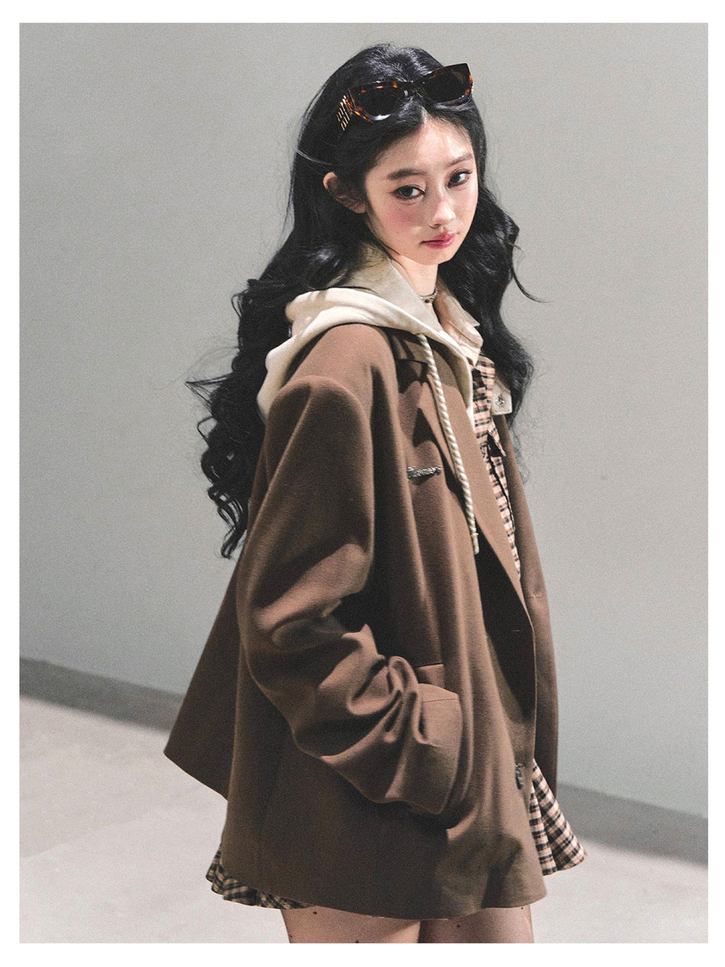少也眼 "Minimal Silhouette" Hooded Blazer - Coffee Brown