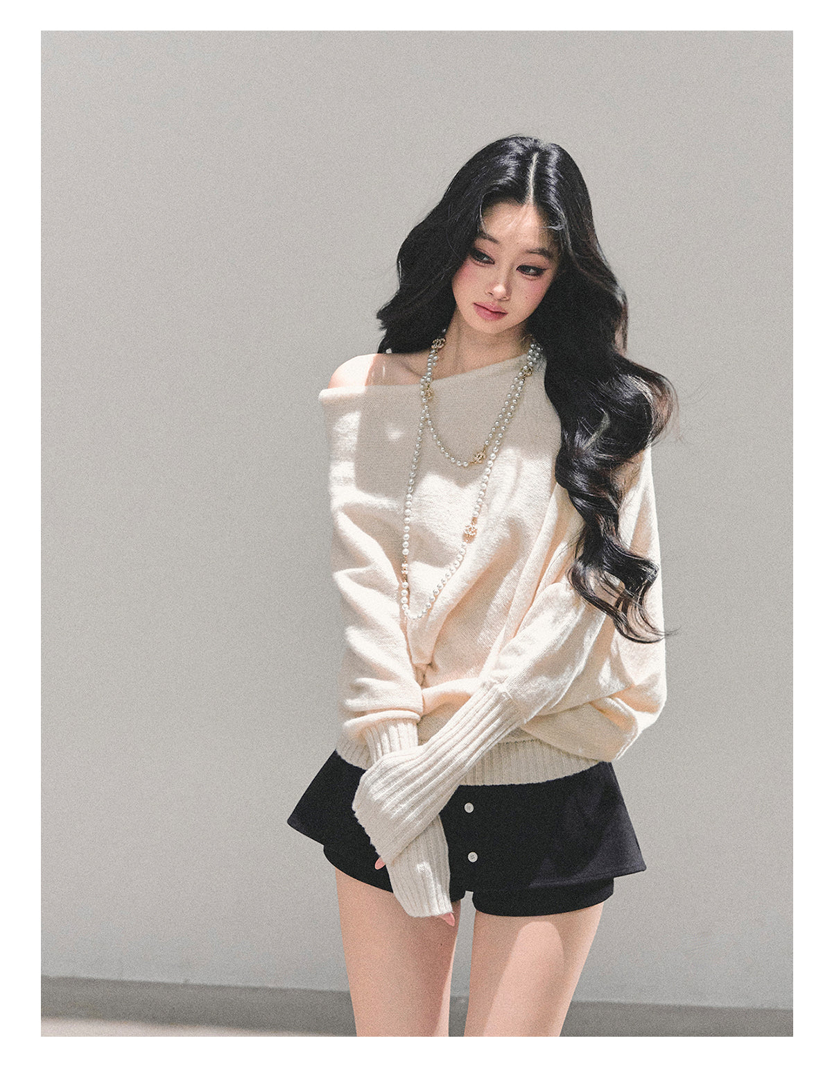 少也眼 “Soft Minimalism” Off-Shoulder Versatile Knit Top - White 6416515
