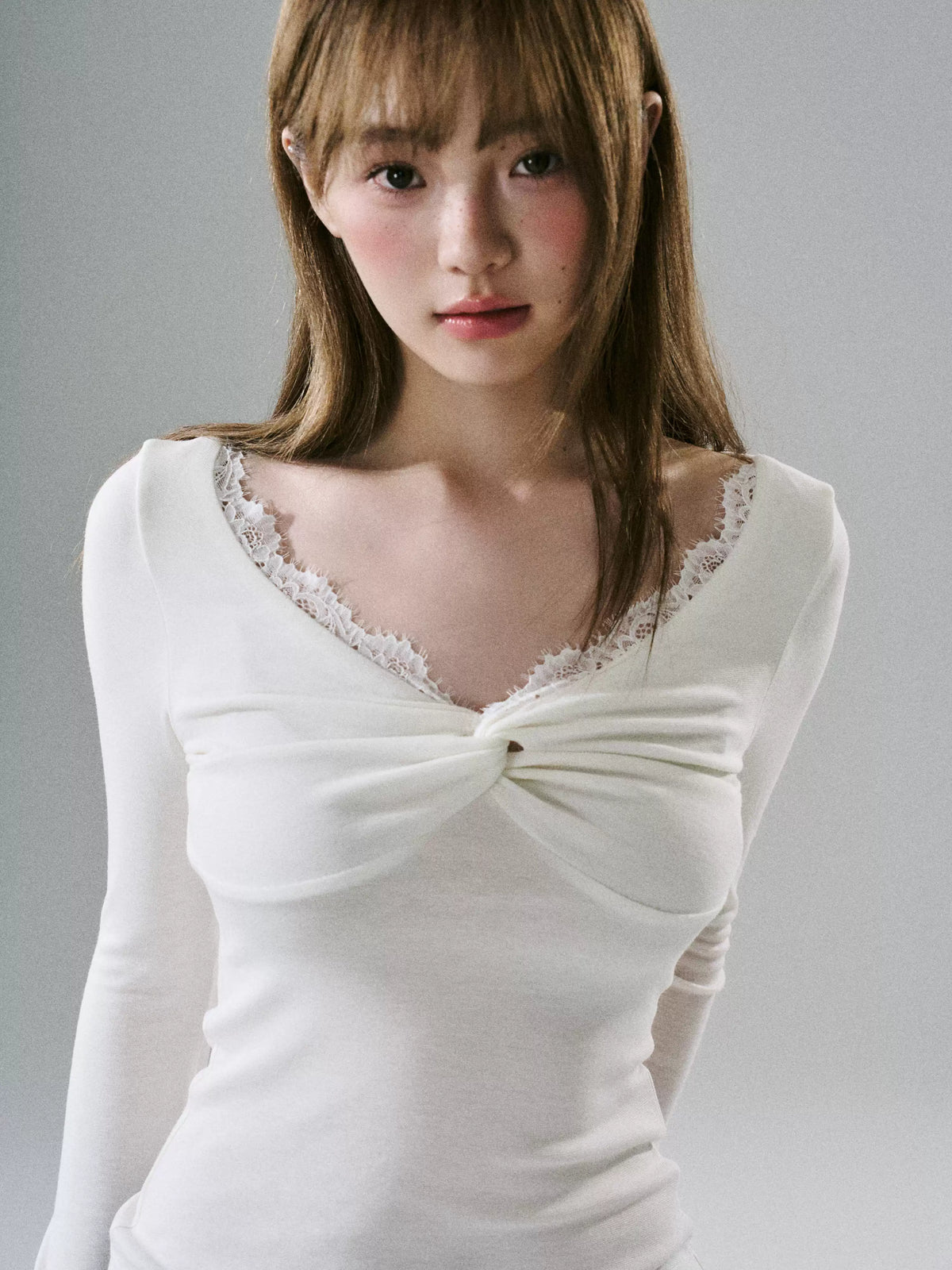LOST FOREST - Lace Twist-Font Fitted Top (Cream White / Goose Yellow)