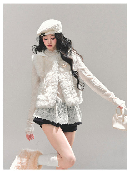 少也眼 “The Weightless Snow" Faux Shearling Vest Jacket (with Removable Hood)