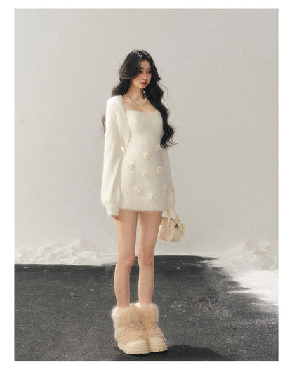 少也眼 "She Steps Through Frostlight" French 3D Floral Faux Mink Mini Dress - Camellia White