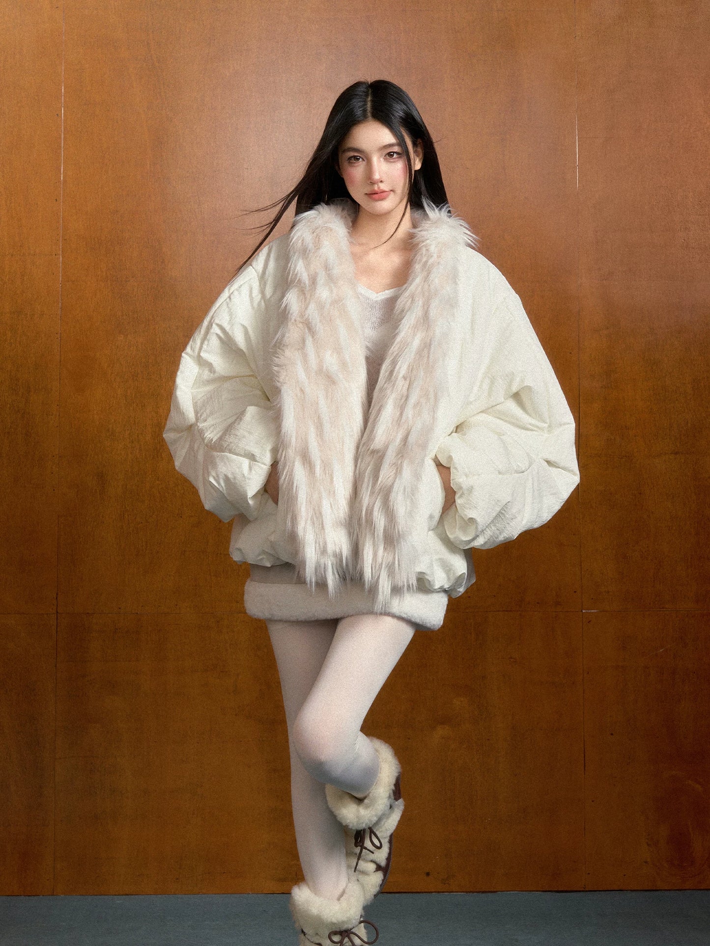 "Snowbound Escape" Faux Fur Collar Padded Winter Jacket (Ivory / Heather Gray)