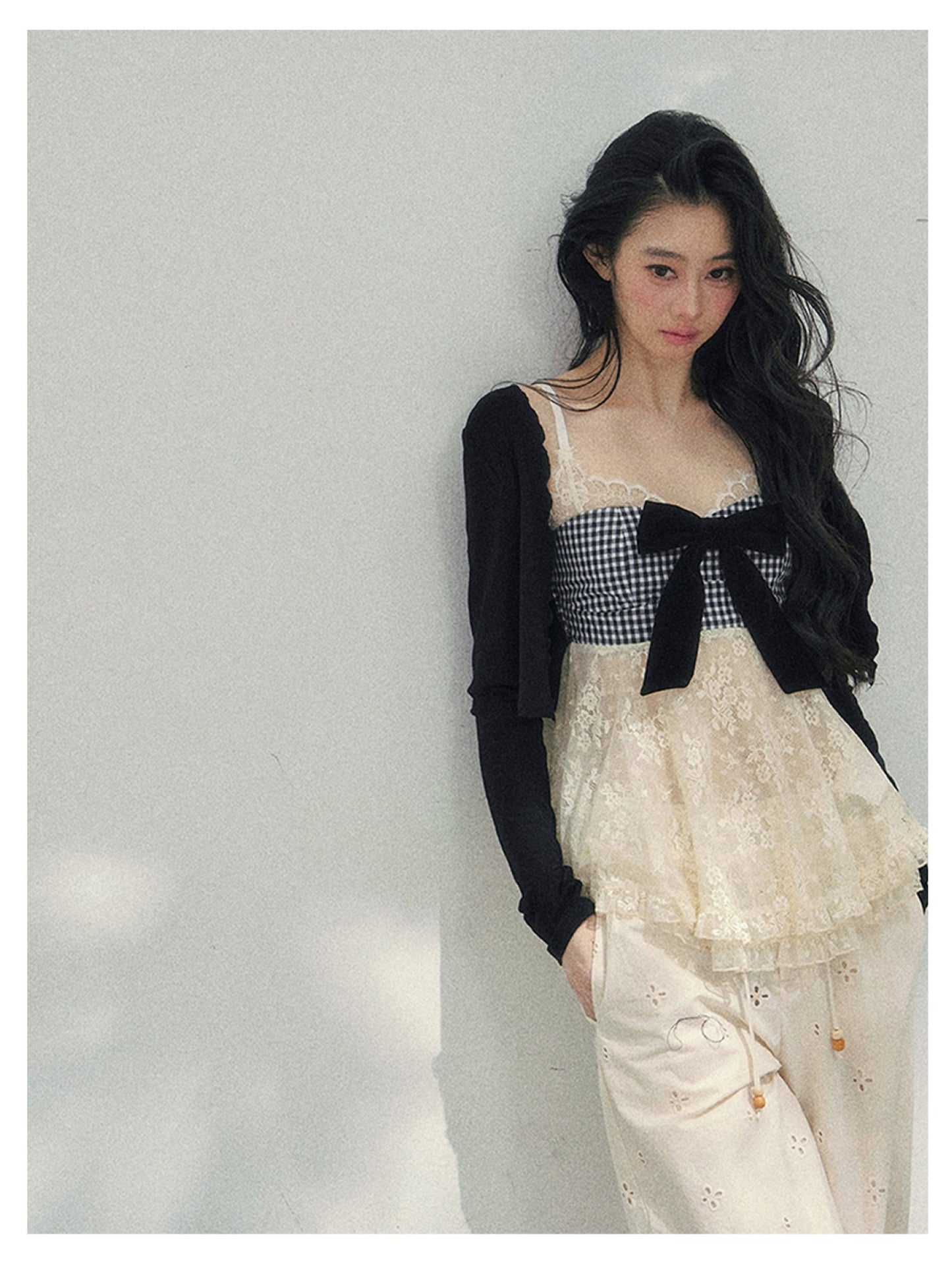 少也眼 “She Walked Through Bloom” Bow Lace Plaid Two-Piece Top Set 8543241