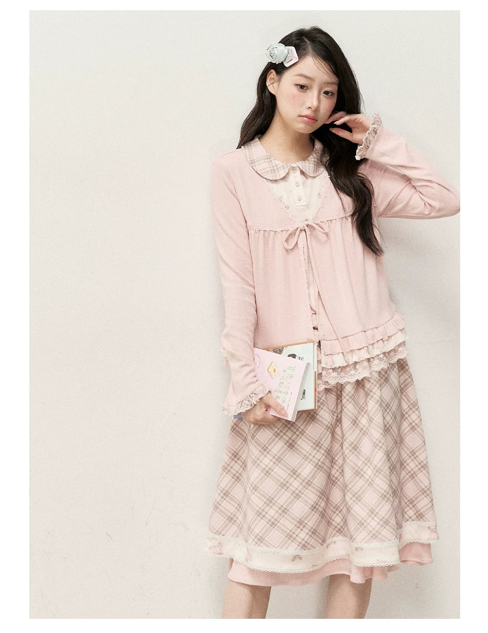 [RF] Vintage-Inspired Gingham Check Two-Piece Set with V-Neck Top and Pleated Skirt