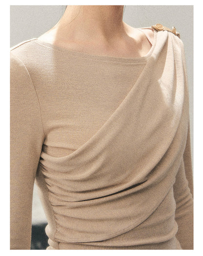 少也眼 “She Is Lighter Than the Wind” Streamer-Neck Top - Oatmeal