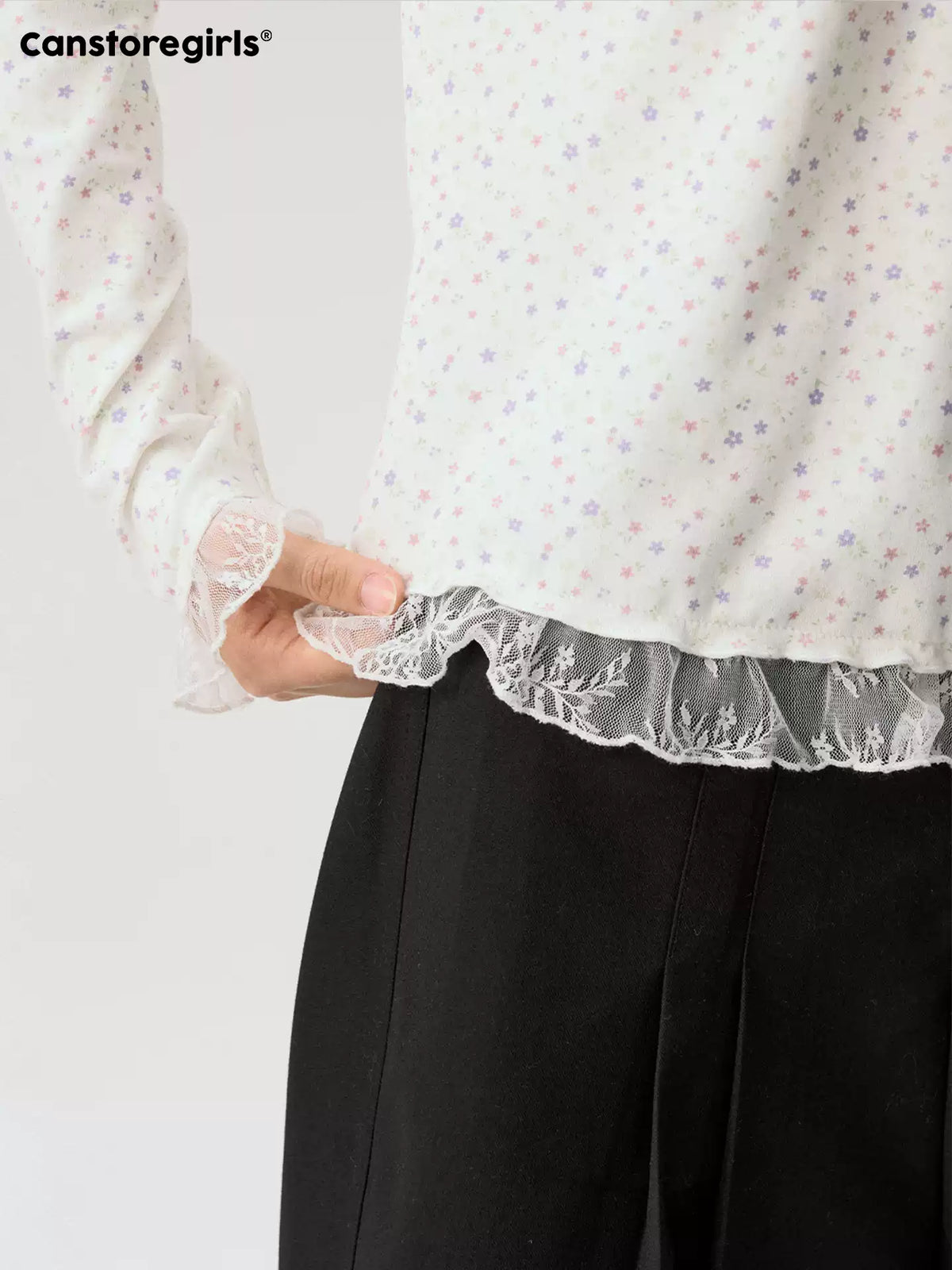 [CAN] "Double Dot Floral Raft" White Floral Lace-Trim Long Sleeve Top