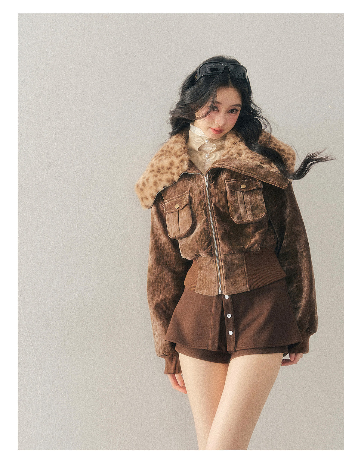 少也眼 "Defocused Dreams" Melard Leopard Utility Cropped Jacket - Chestnut Brown
