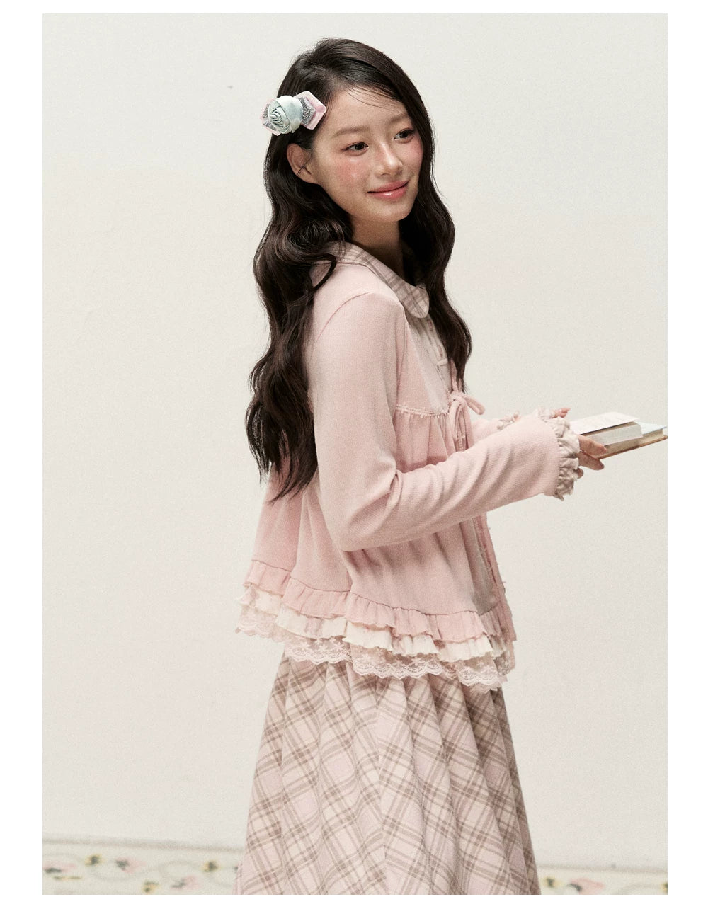 [RF] Vintage-Inspired Gingham Check Two-Piece Set with V-Neck Top and Pleated Skirt