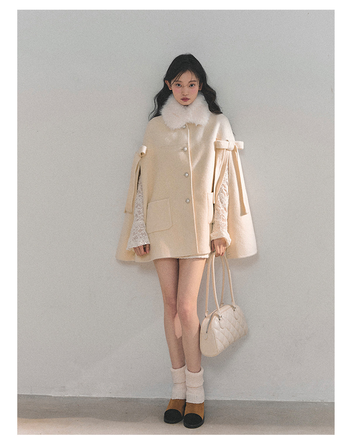 少也眼 “Snowland’s Tenderness” Wool Cape Coat with Detachable Fur Collar