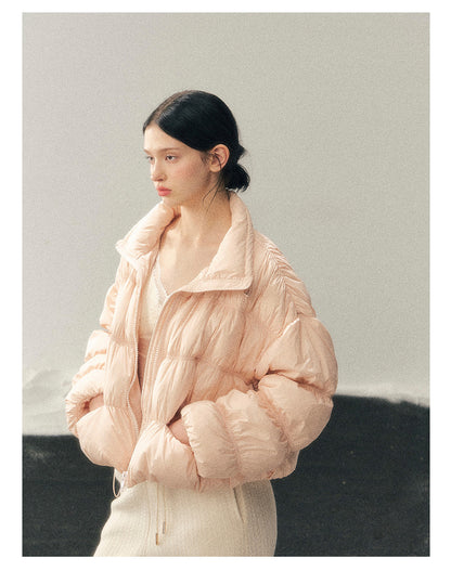 少也眼 “She Gazes at the Snow” White Duck Down Cropped Jacket - Lotus Root Pink