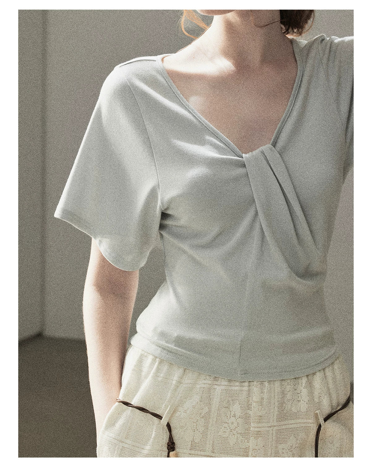 "Moonlight on Water" Twist-Front Cropped T-Shirt (Silver Mink Gray/ Mist Blue)