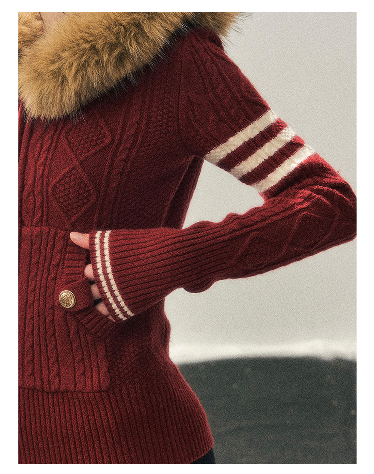 181225 “Only She Walked Through” Millennium Red Hooded Knit Cardigan