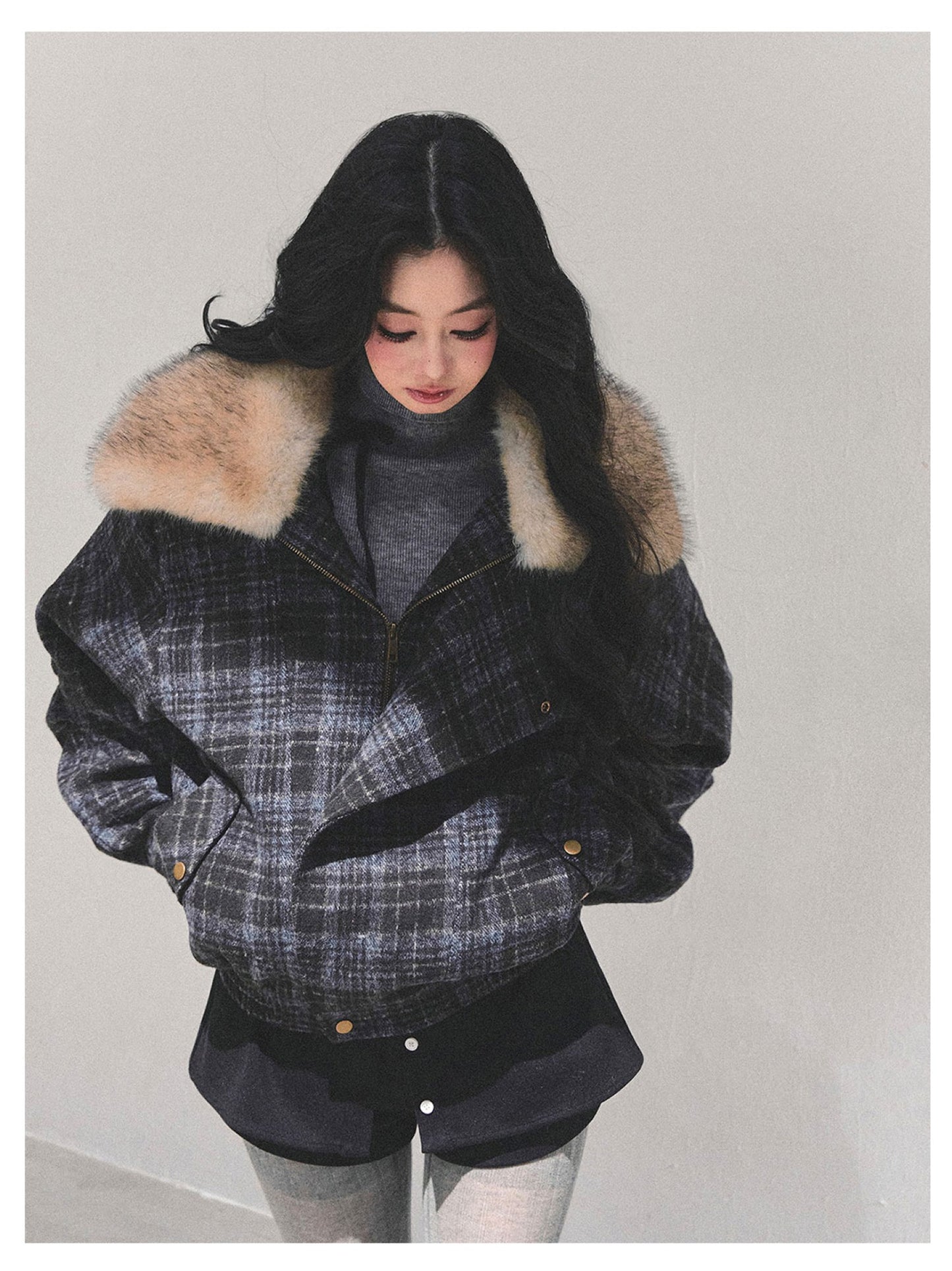 少也眼 “Quiet Radiance" Navy Check Oversized Wool Jacket