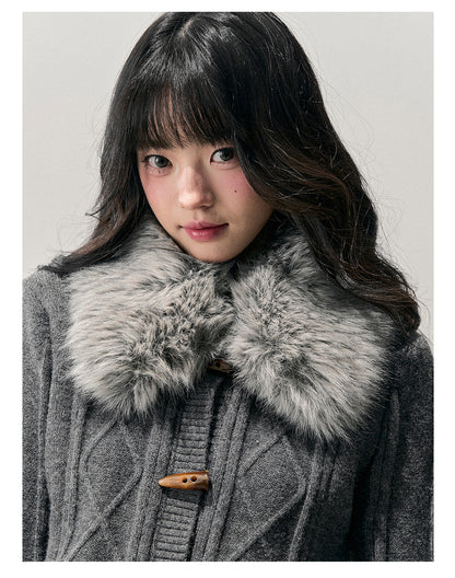 少也眼 “She Turns to Smoke” Korean-Style Knit Cardigan with Faux-Fur Collar