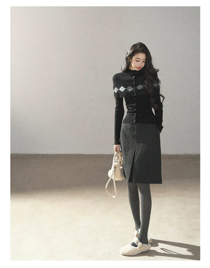 AOMALM - Rich Black Wool-Blend Pleated A-Line Midi Skirt