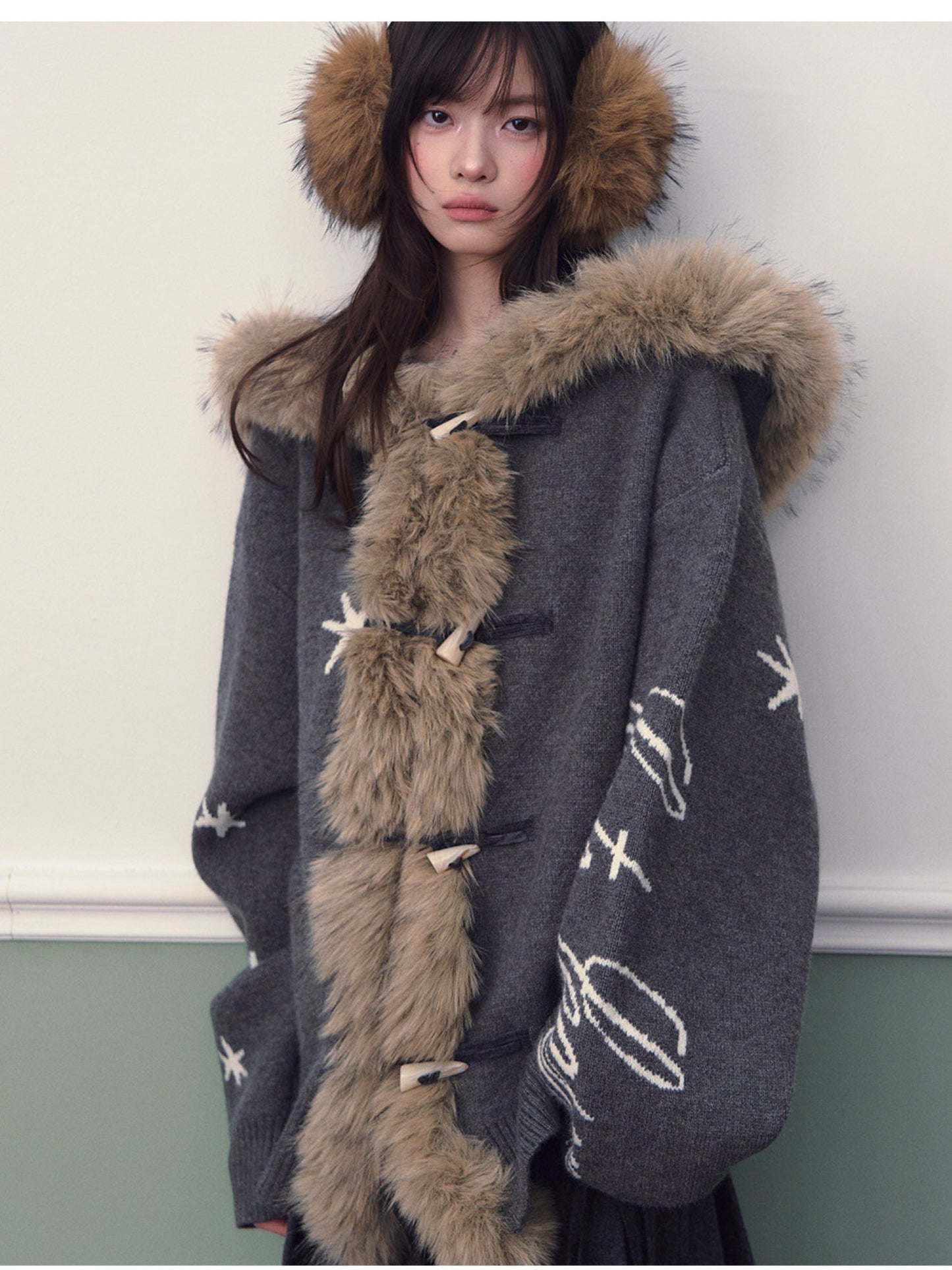 Soote Season - Hooded Star Jacquard Knit Cardigan with Faux Fur Collar - Smoky Gray