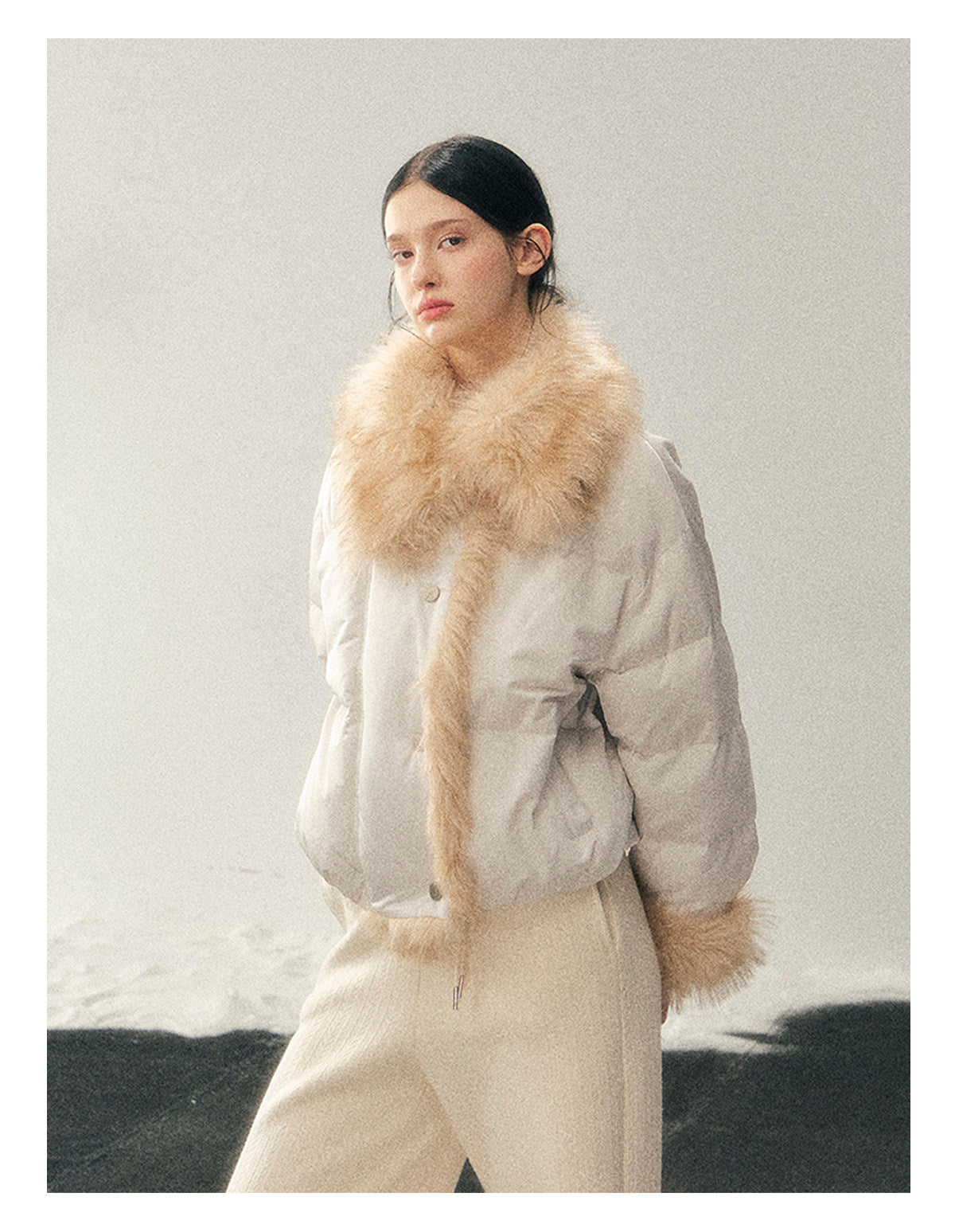 少也眼 “She Listens to the Snow’s Whisper” Pearl Matte White Fur-Collar Down Jacket