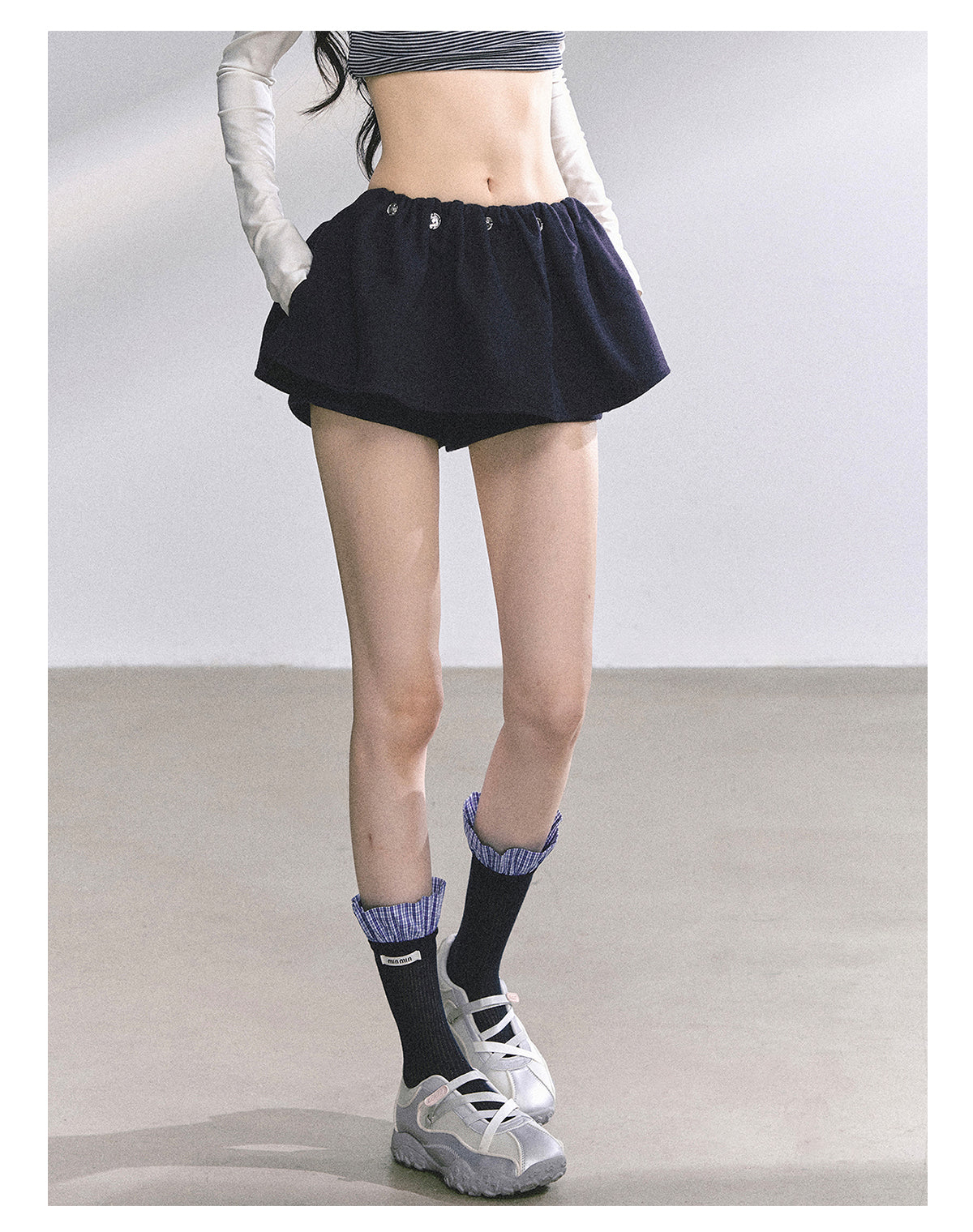 少也眼 "Wild Model-Leg Aura" Woolen Flared Mini Skirt - Navy 1483645