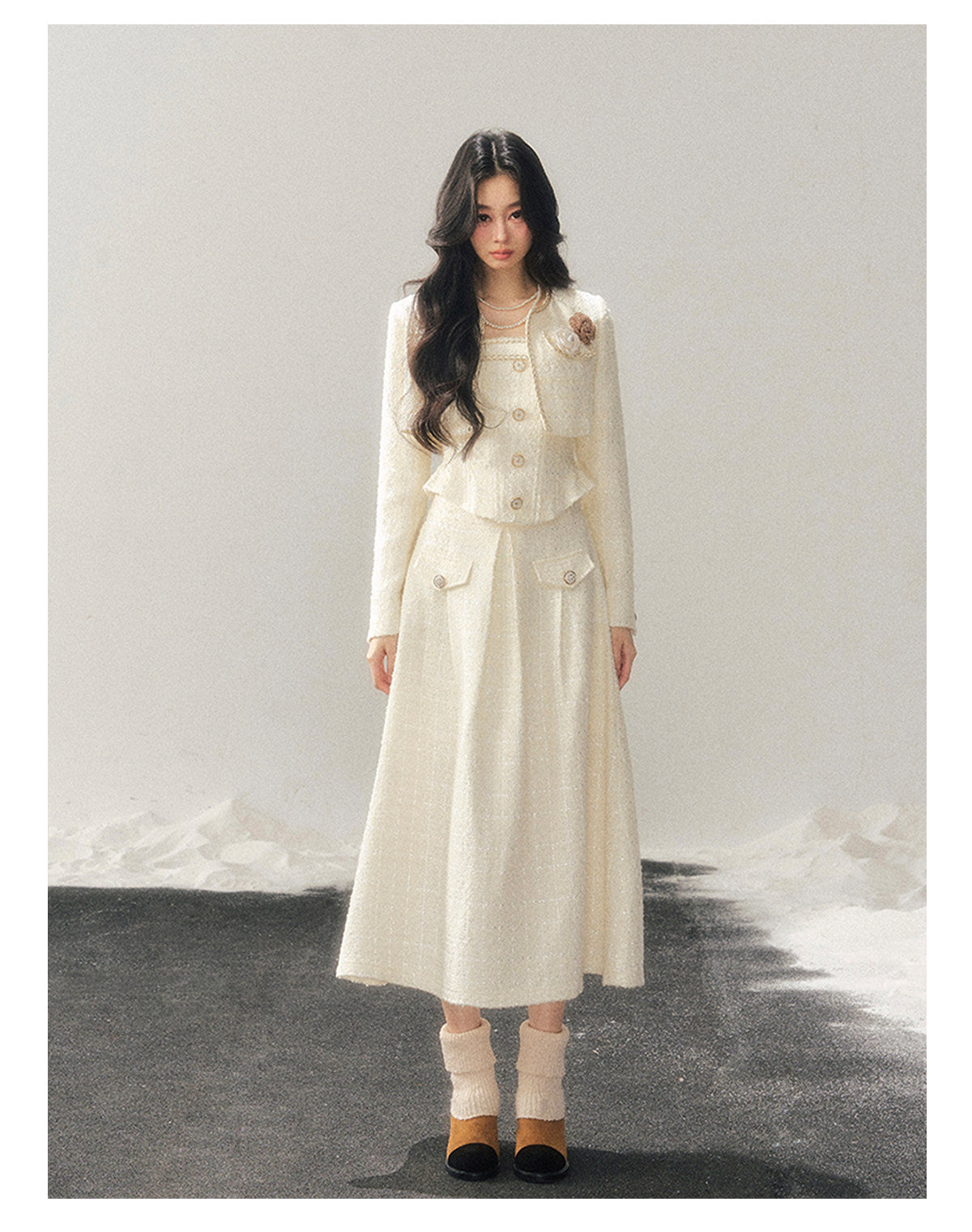 少也眼 "Before the Moon Falls" Bouclé Wool Tweed Set - White