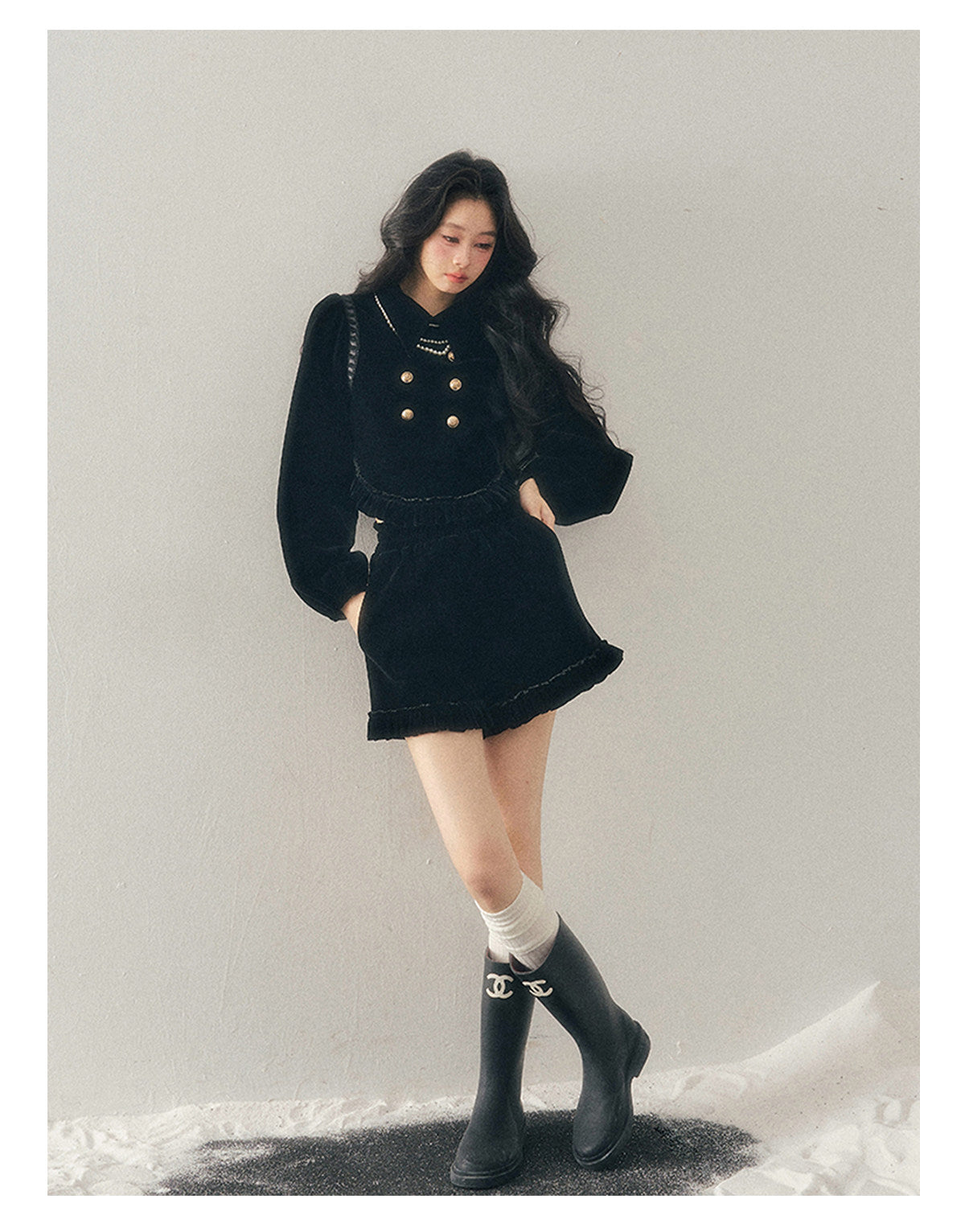 少也眼 “The Seventh Nocturne” Black Velvet French-Style Jacket & Shorts Set