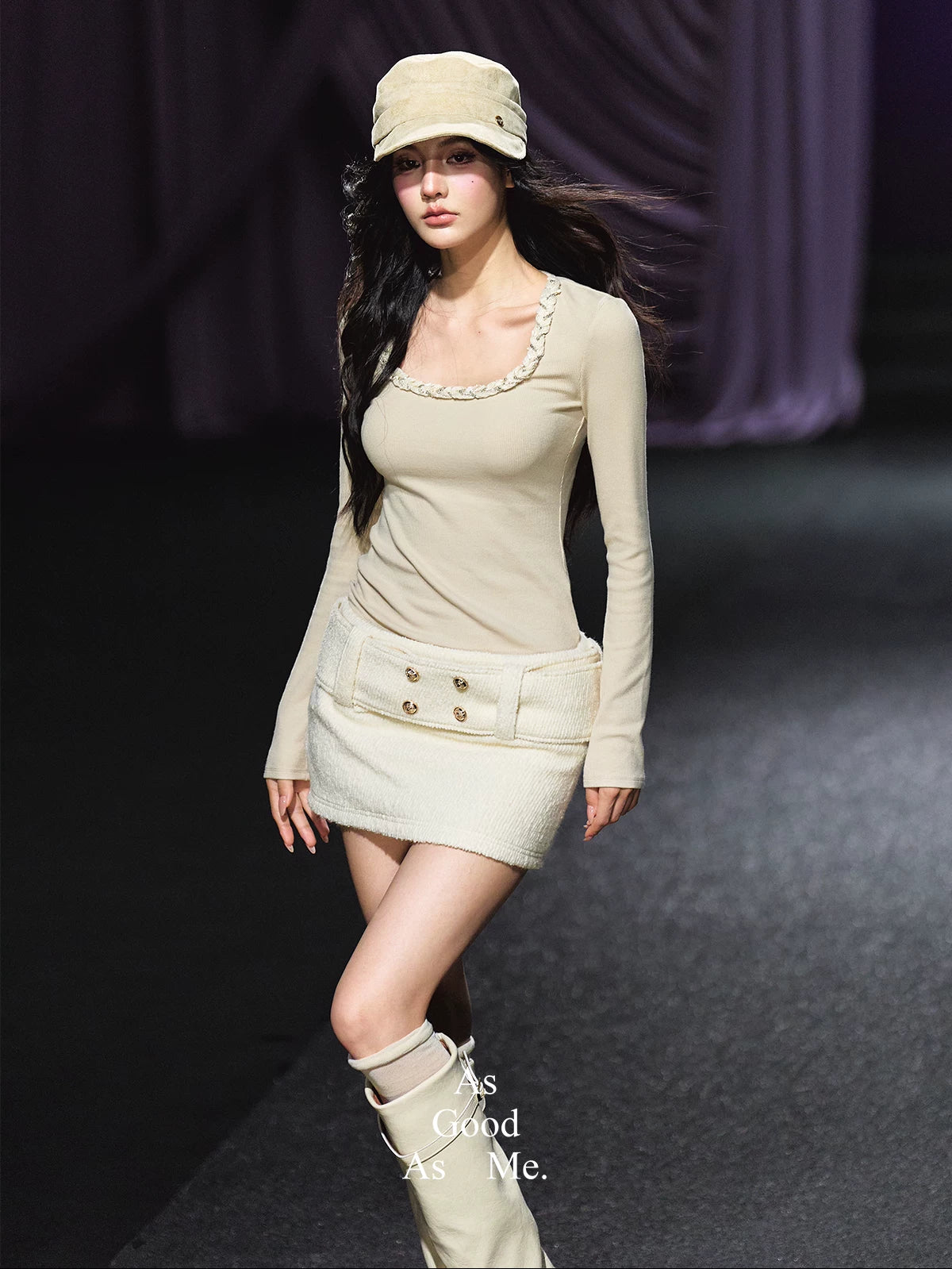 "Heiress Charm" Square Neck Knit Top (Black/ Light Apricot)