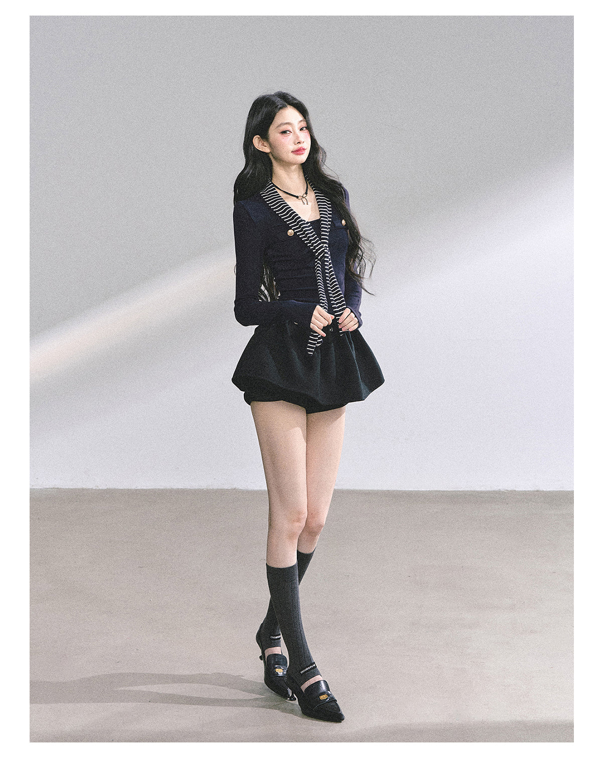 少也眼 "High-Mind Lady" American-Style Tee with Striped Neck Tie - Navy 145846315