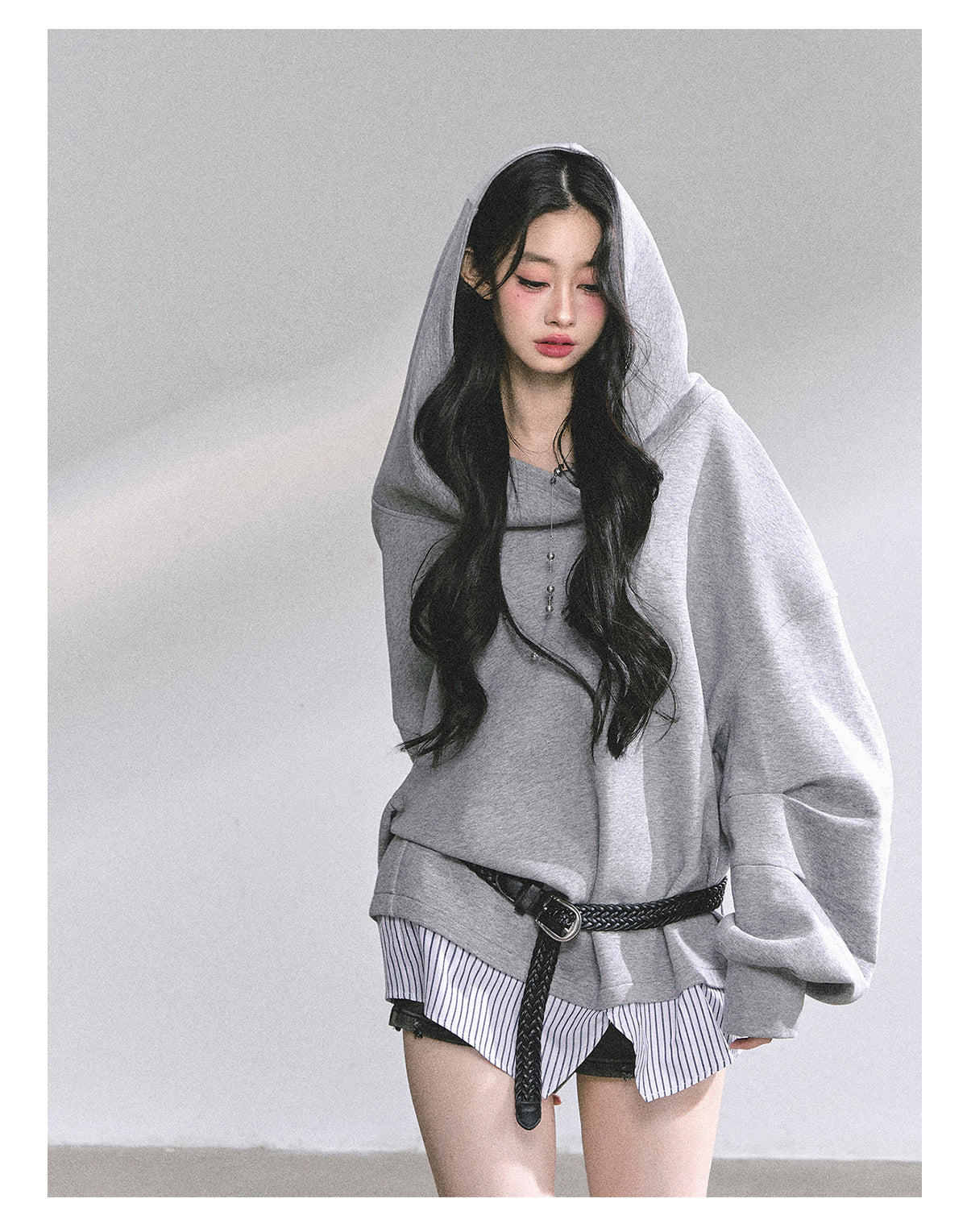 少也眼 ""Yale-Inspired Girl" Faux-Layered Oversized Hoodie with Belt 4536486