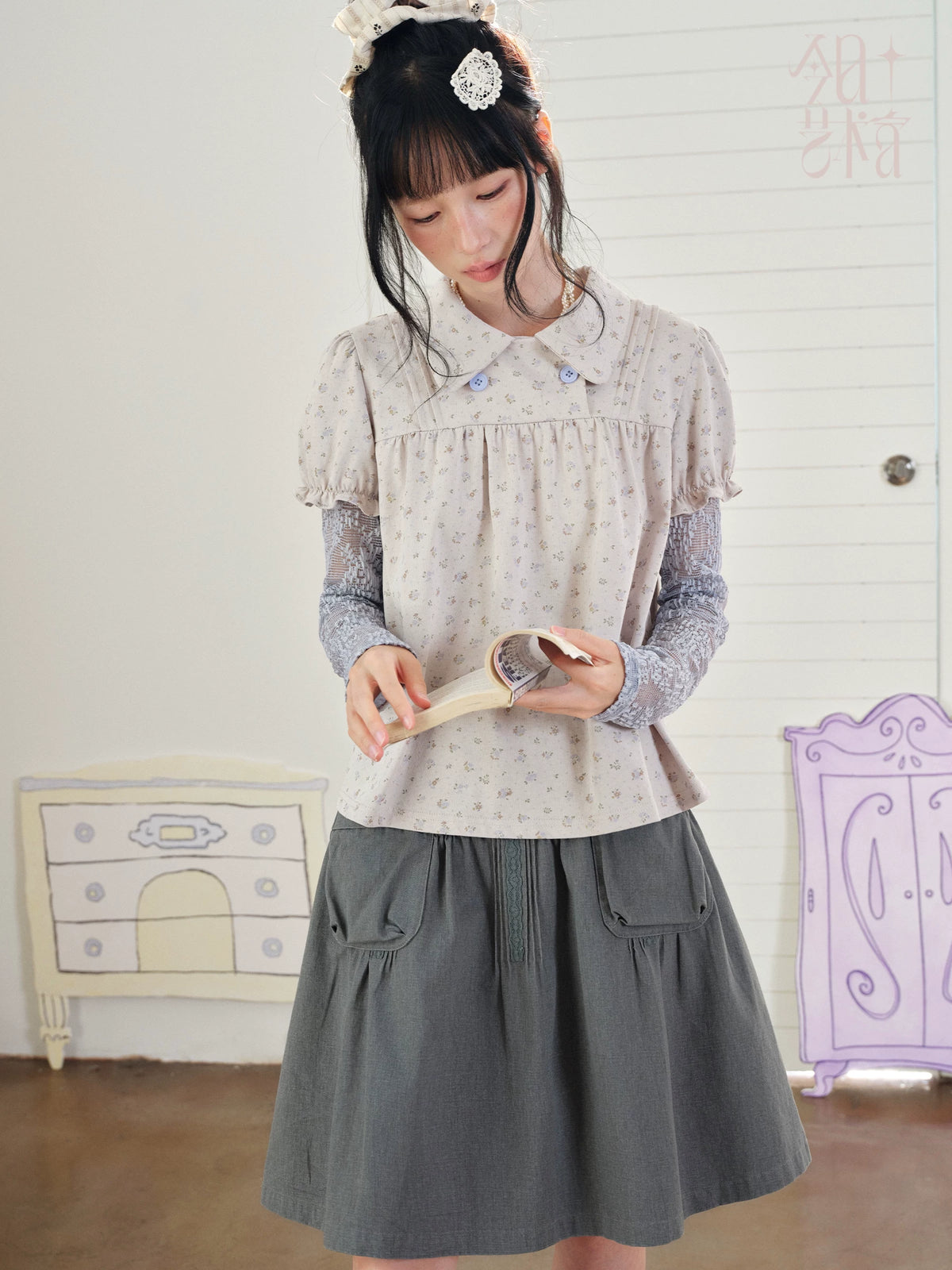 DAILY ARTIST - Lace-Trim Tuck-Pleat A-Line Skirt (White / Gray)