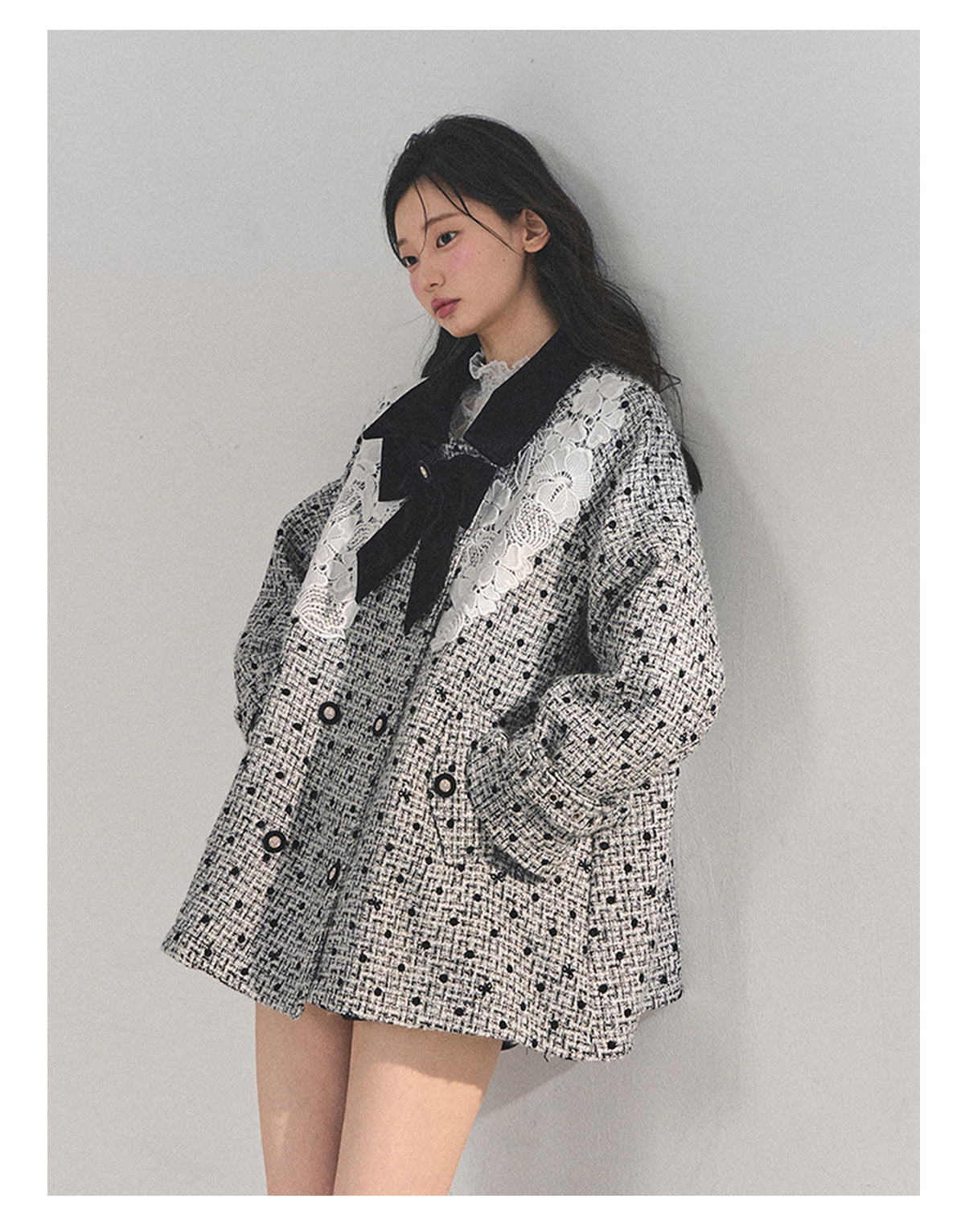 少也眼 “Soft-Focused Moment” Black Tweed Lace Jacket 975642