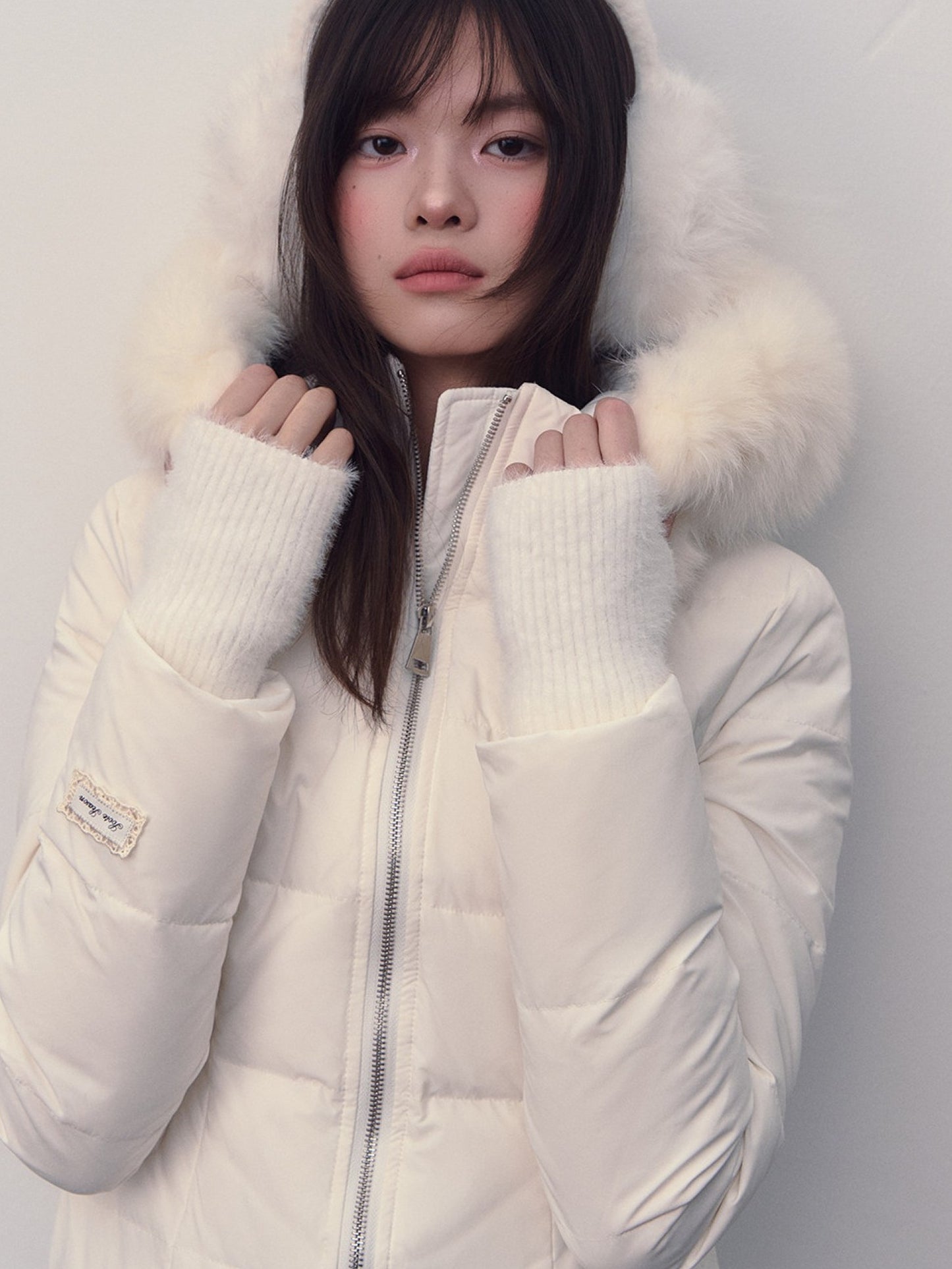 Soote Season - Milk White Cropped Hooded Slim Down Jacket with Detachable Fur Collar