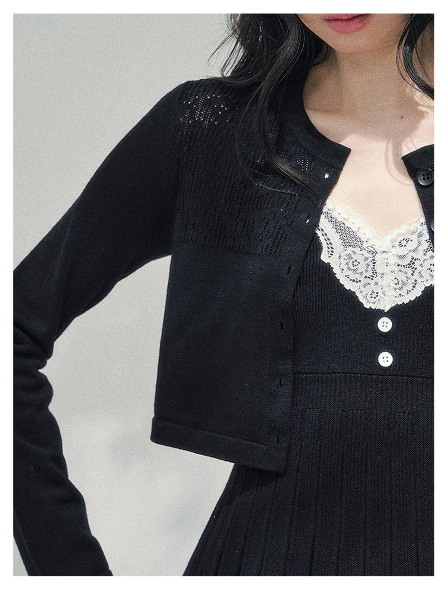 少也眼 “Lace in Between” French Knit V-Neck Two-Piece Set 55447