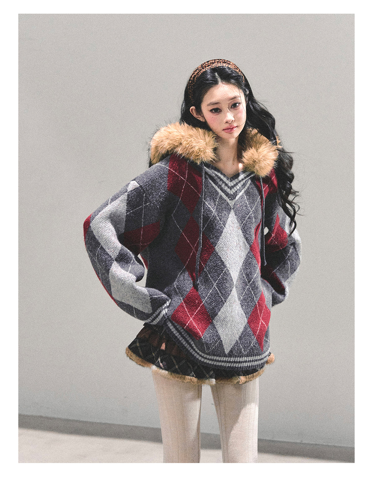 少也眼 "Winter’s Gentle Glow" Faux Fur-Collar Sweater 543512