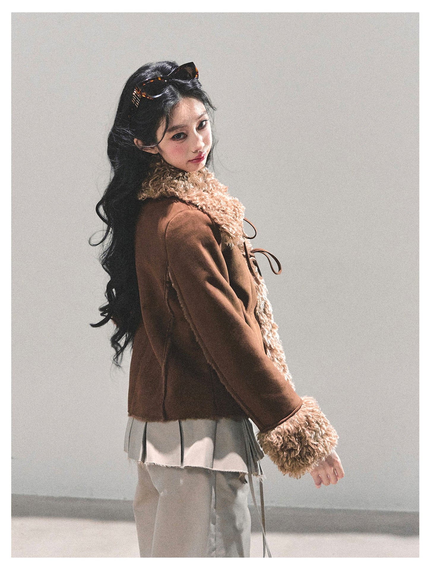 少也眼 “She Melted Into Winter" Faux Shearling Warm Jacket - Coffee Brown