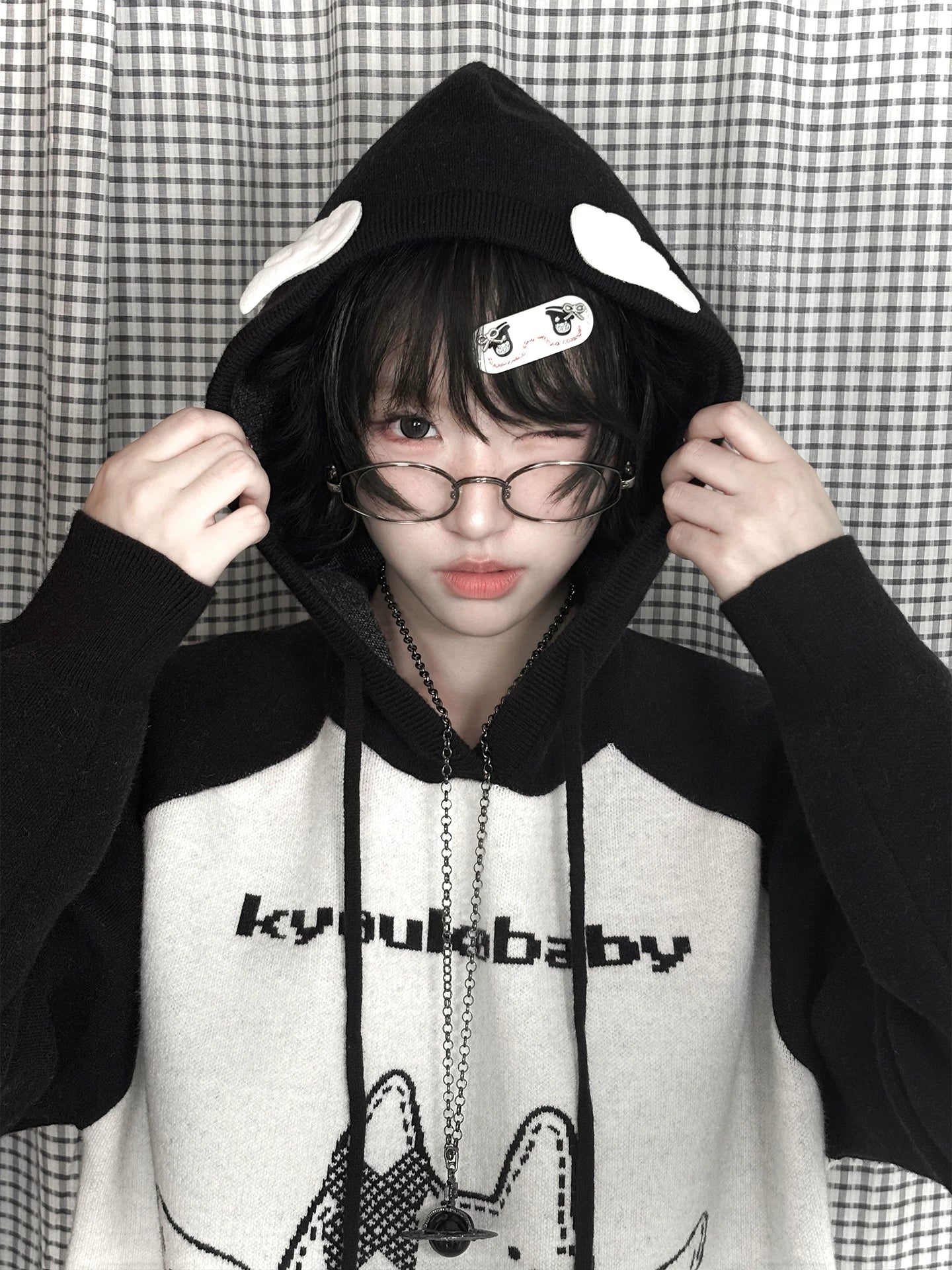 Angel Wing Details Printed Oversized Knit Hoodie & Shorts Set