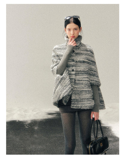 少也眼 "Soft-Focus Warmth" Tweed Cape Coat - Silver Grey