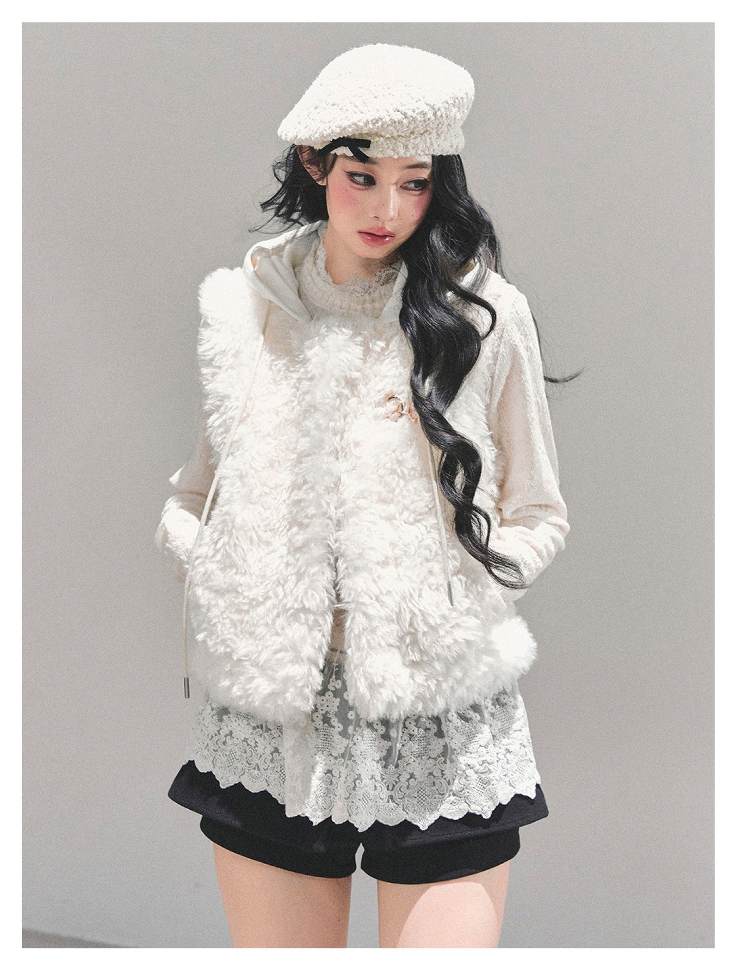 少也眼 “The Weightless Snow" Faux Shearling Vest Jacket (with Removable Hood)