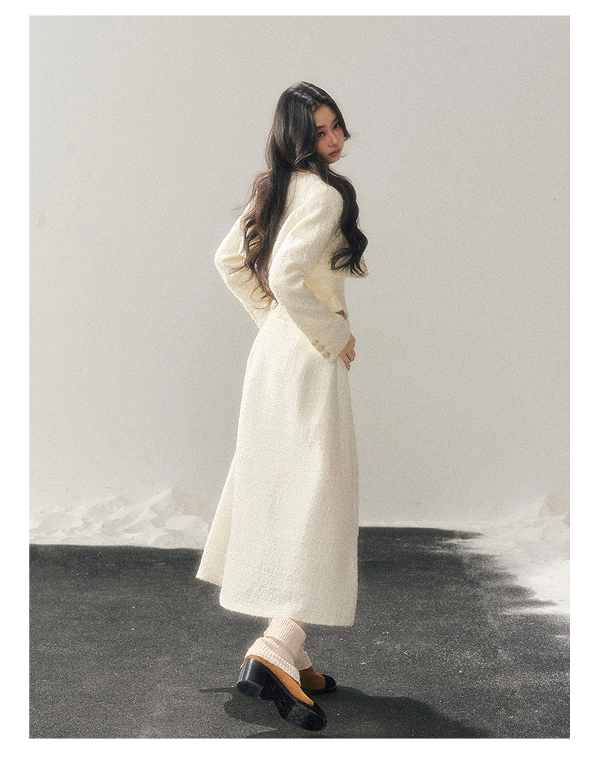 少也眼 "Before the Moon Falls" Bouclé Wool Tweed Set - White