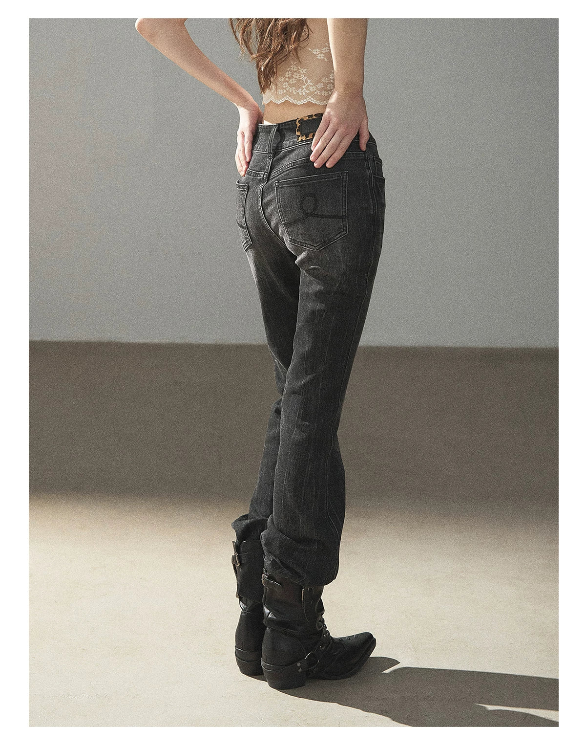AOMALM - “Her Shoreline” American Vintage Slim Flare Jeans (Rock Black / Vintage Blue)