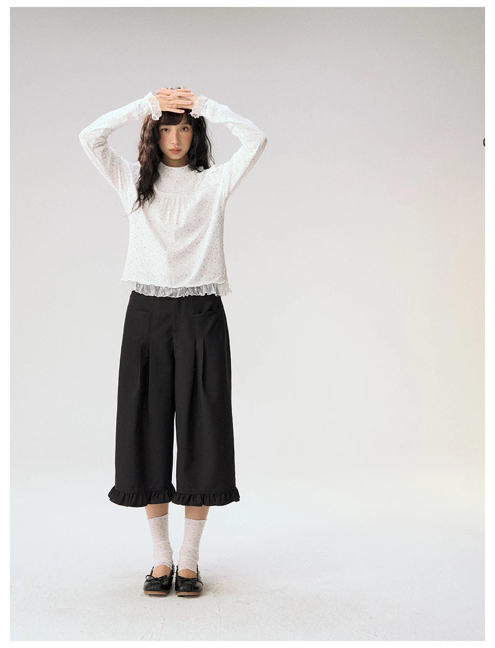 [CAN] "Double Dot Floral Raft" White Floral Lace-Trim Long Sleeve Top
