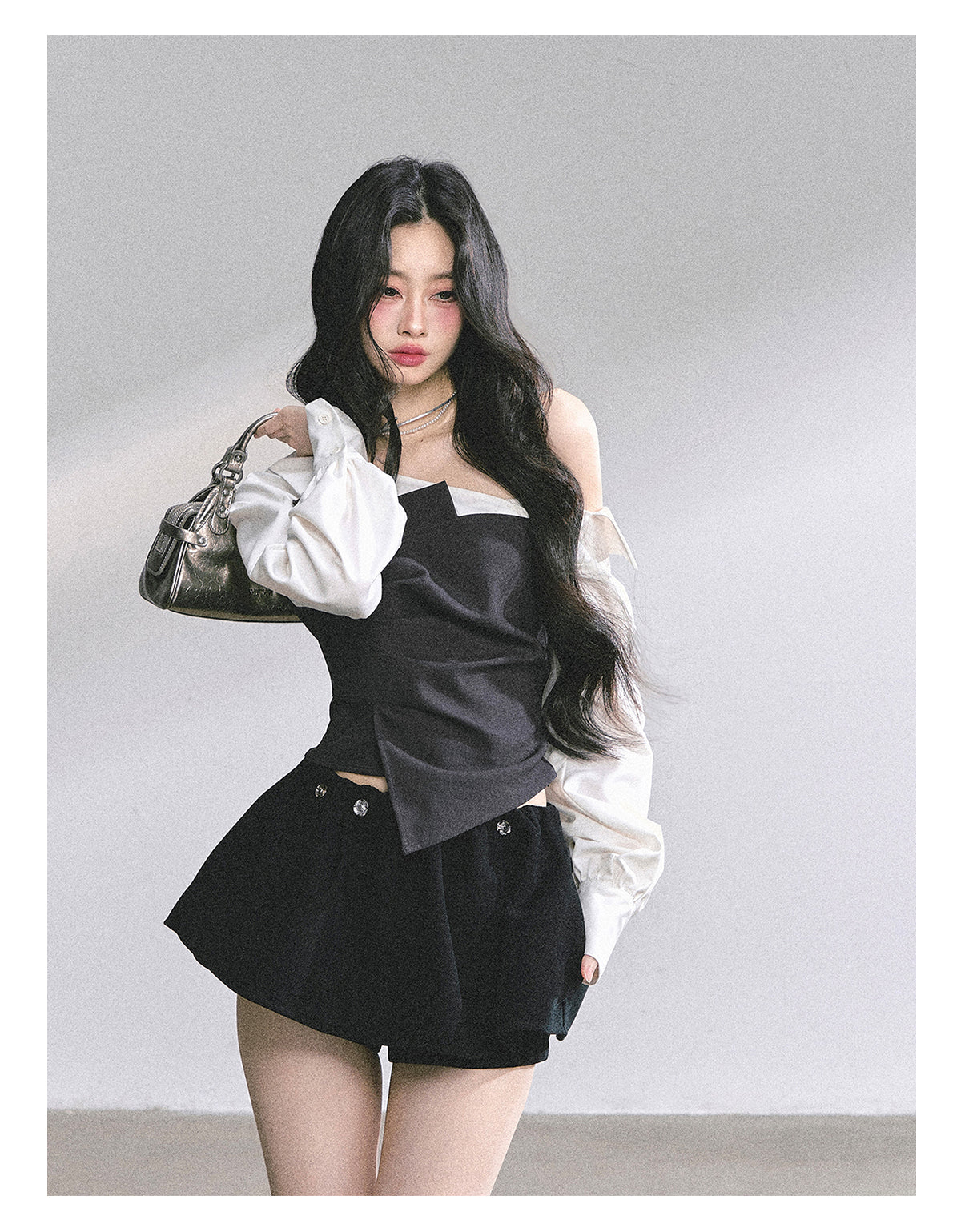 少也眼 "Gossip Senior Muse" Faux-Layered French Asymmetric Shoulder Blouse 56485652