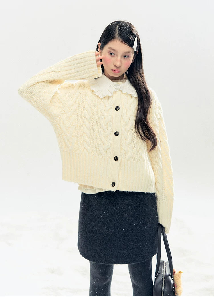 "Cotton Mousse" Cable Knit Cardigan with Detachable Ruffle Collar (Cotton Blue/ Soft White)