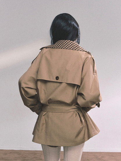 少也眼 "Zurich Elegance Trench" – Audrey-Inspired Relaxed Plaid Coat