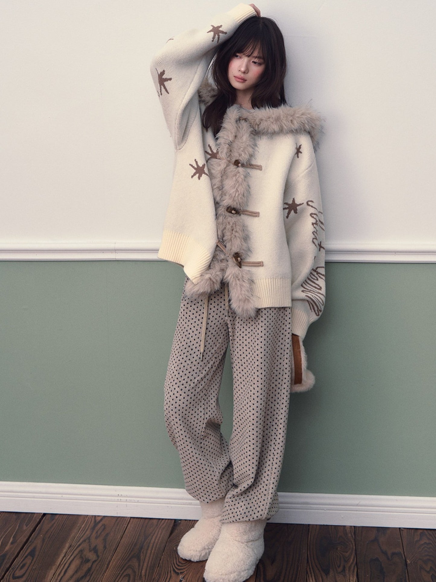 Soote Season - Hooded Star Jacquard Knit Cardigan with Faux Fur Collar - Cream White
