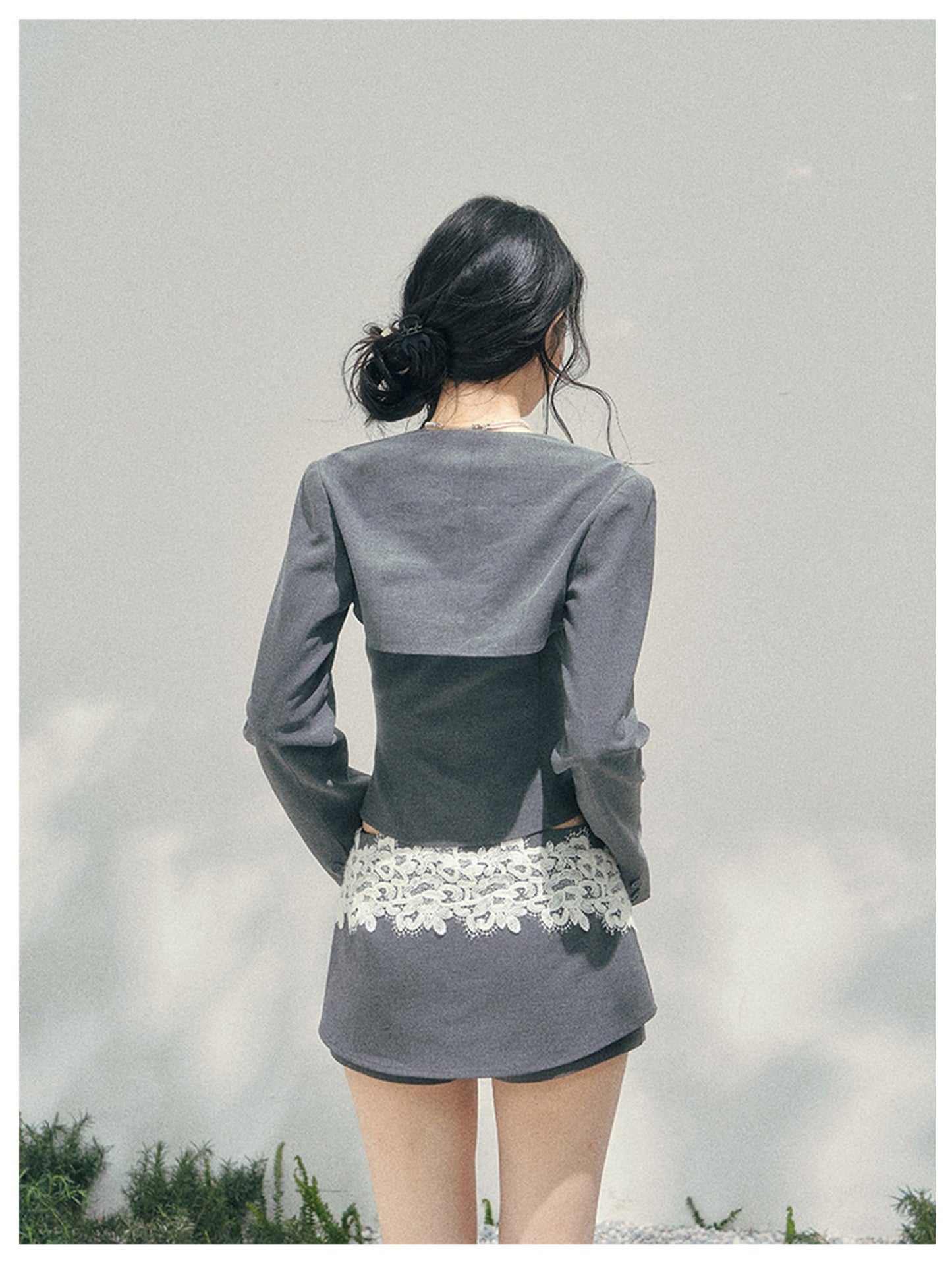 少也眼 “Lace Undercurrent” Gray Three-Piece Lace Set 62626