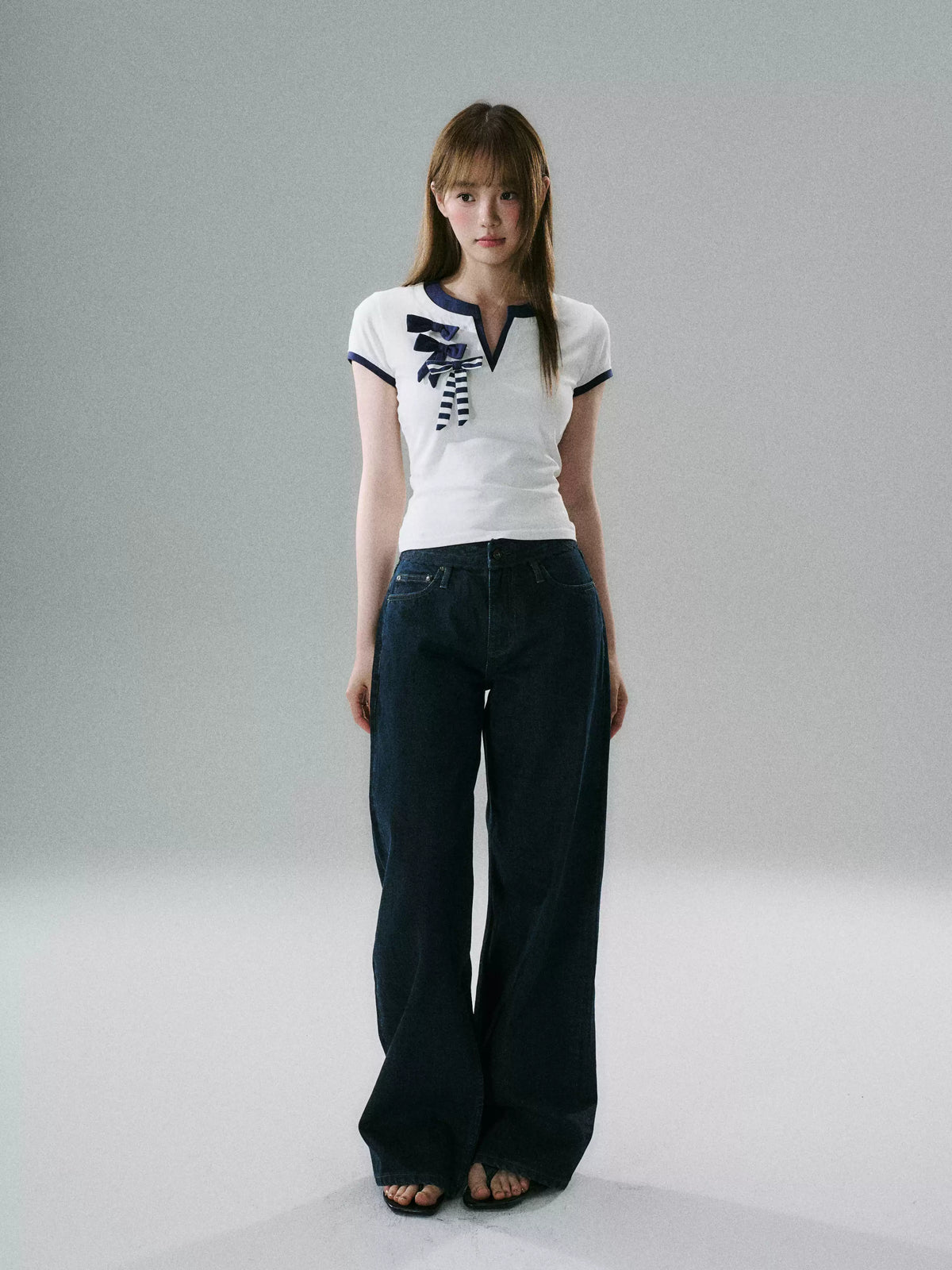 LOST FOREST - Blue & White Bow-Detail V-Neck Fitted T-Shirt