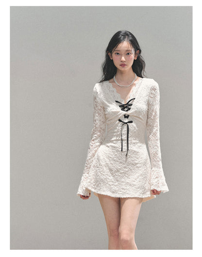 少也眼 “Listening to the Silence” Winter Lace Long-Sleeve Dress 948651
